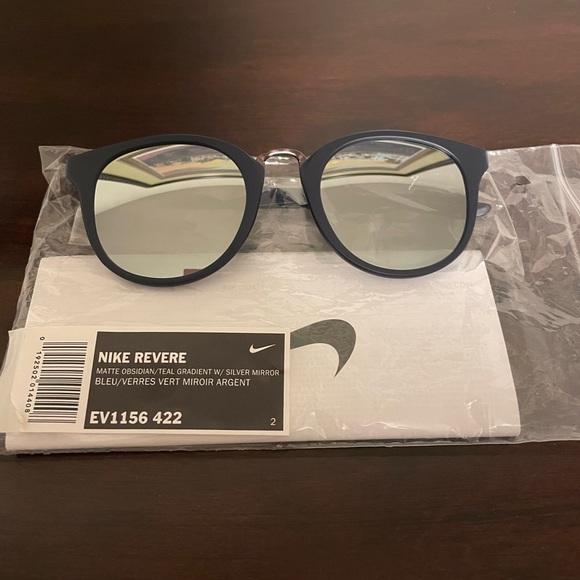 Nike Accessories - Nike sunglasses